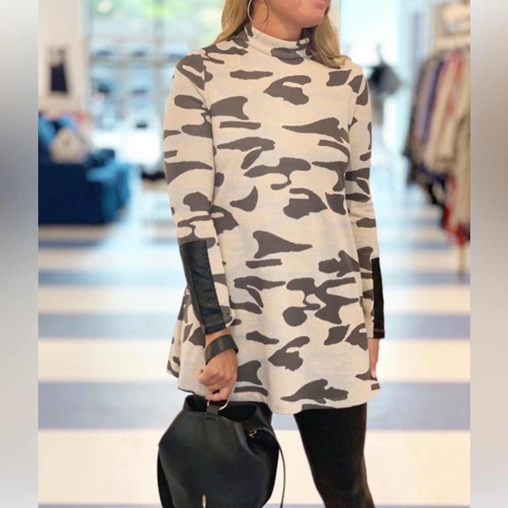 Tyler Boe Chrissy Tunic, Camo- like new